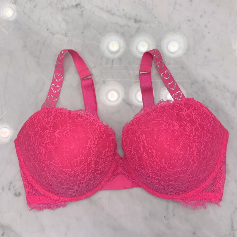 Victoria’s Secret Very Sexy hot pink rhinestone heart 38DD push-up bra